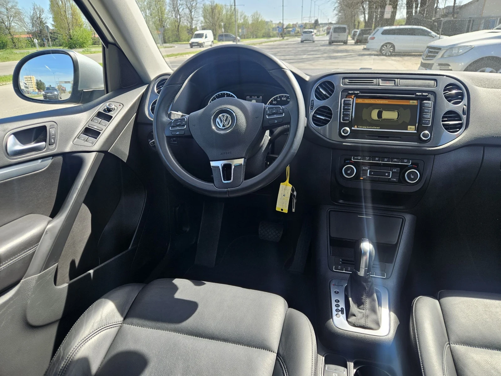 VW Tiguan 2.0 TDI 177 k.c.HIGHLINE 4?4, снимка 12 - Автомобили и джипове - 54350865