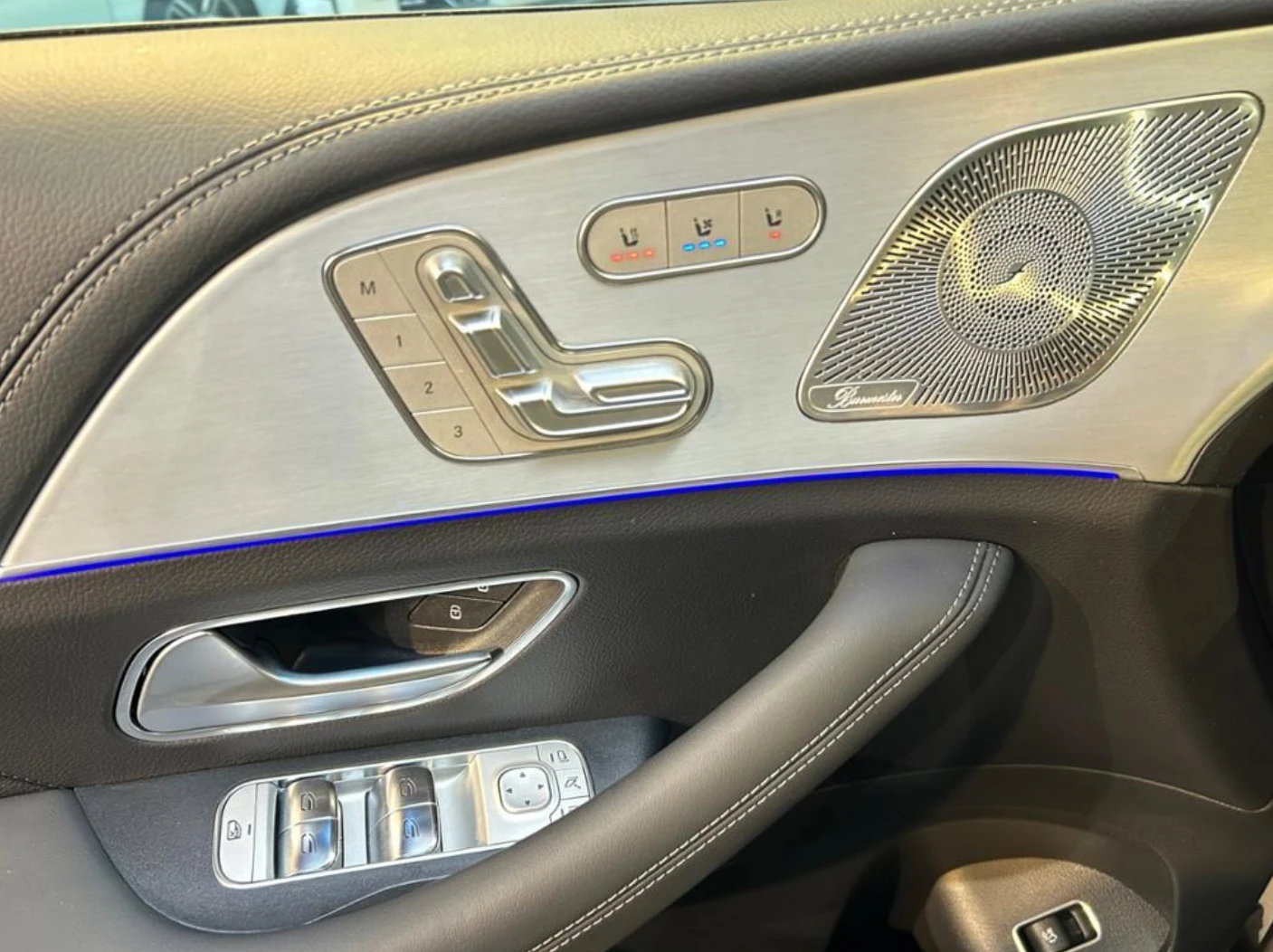 Mercedes-Benz GLE 400 D* 4M* AMG* PANO* BURMESTER* ВЕНТИЛАЦИЯ* 360* , снимка 6 - Автомобили и джипове - 54946403