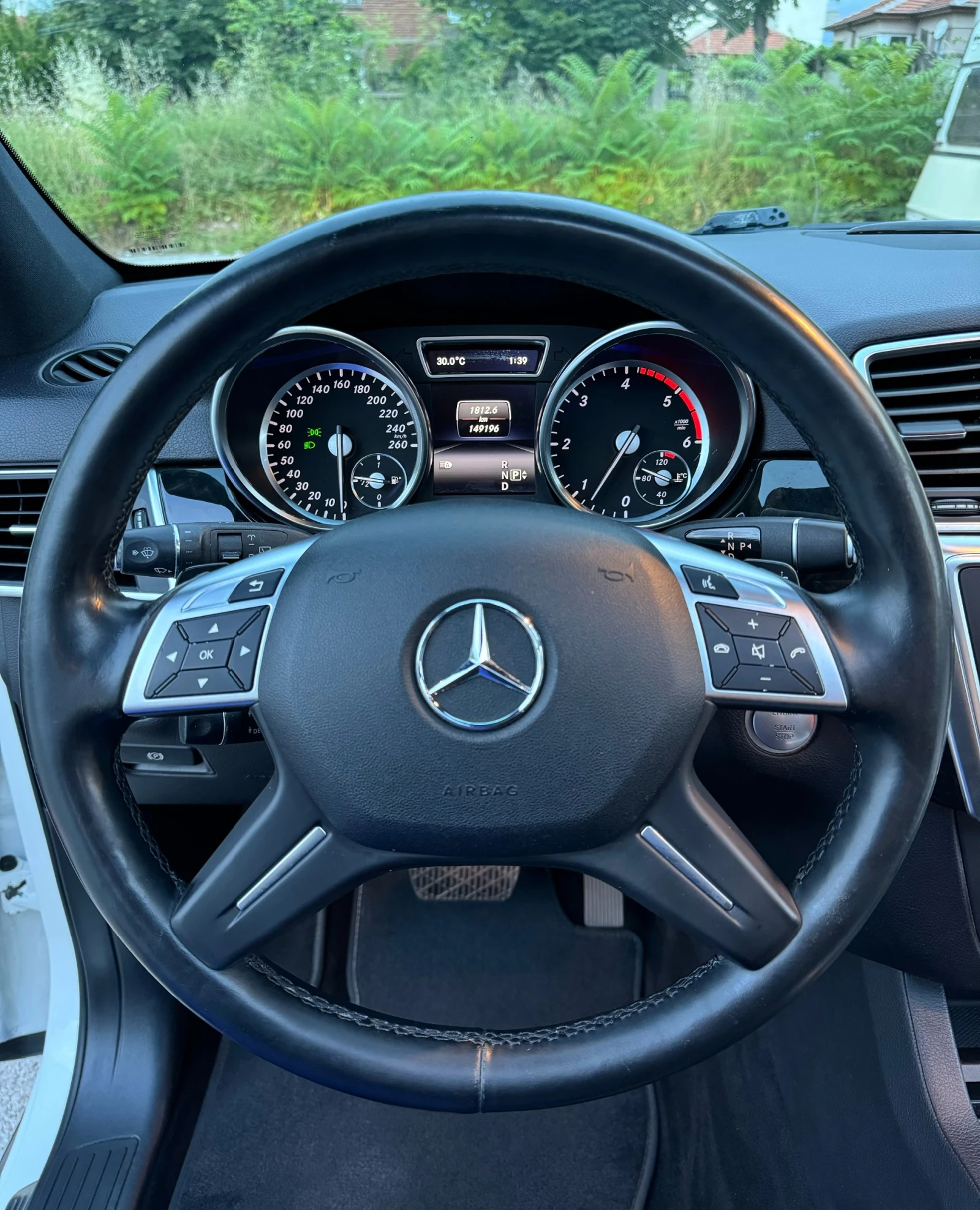 Mercedes-Benz ML 350 149 000км* AMG* ПОДГРЕВ* 360 CAM* ПАНОРАМА* PARK A, снимка 11 - Автомобили и джипове - 55134346