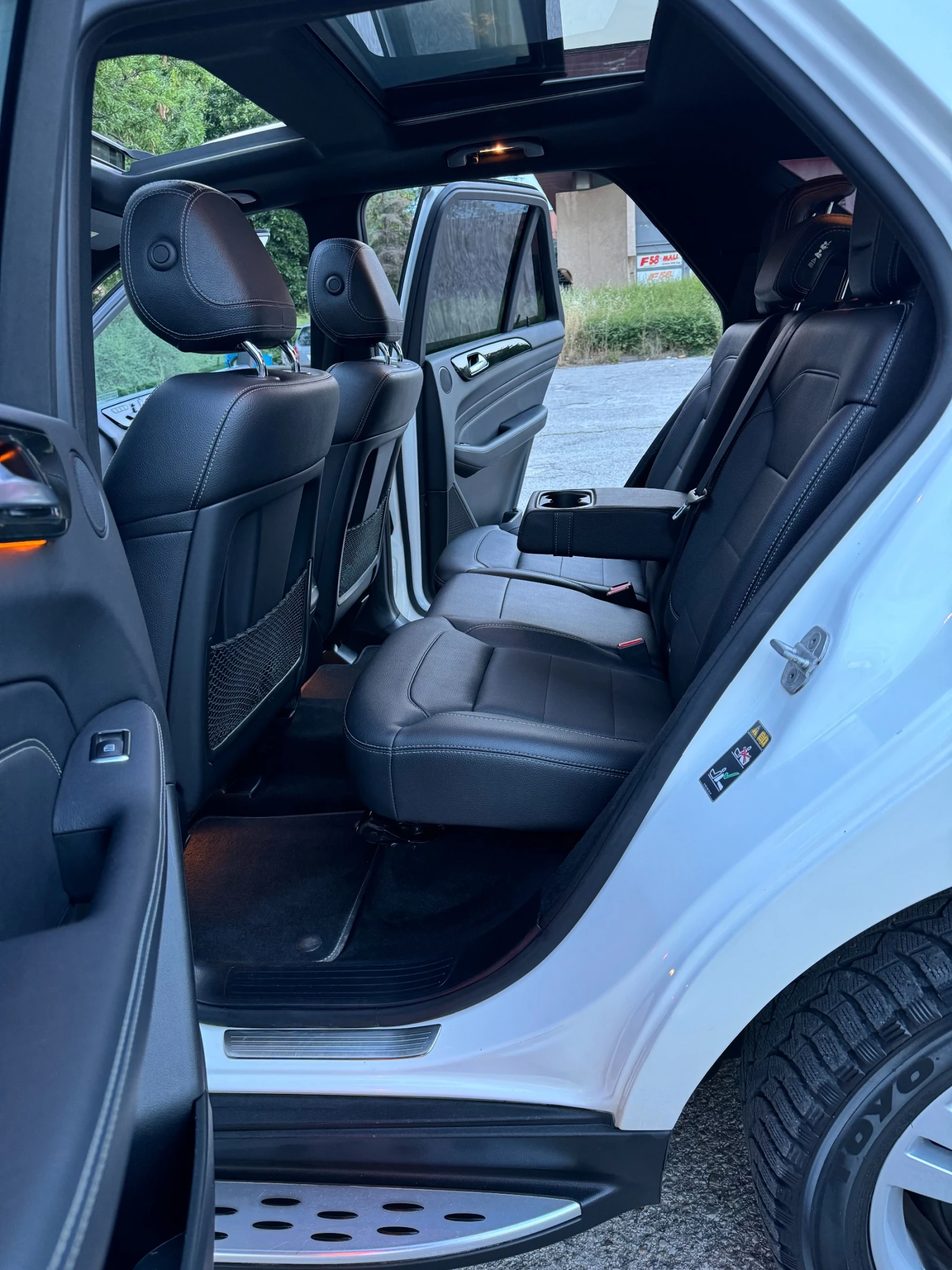 Mercedes-Benz ML 350 149 000км* AMG* ПОДГРЕВ* 360 CAM* ПАНОРАМА* PARK A, снимка 10 - Автомобили и джипове - 55134346