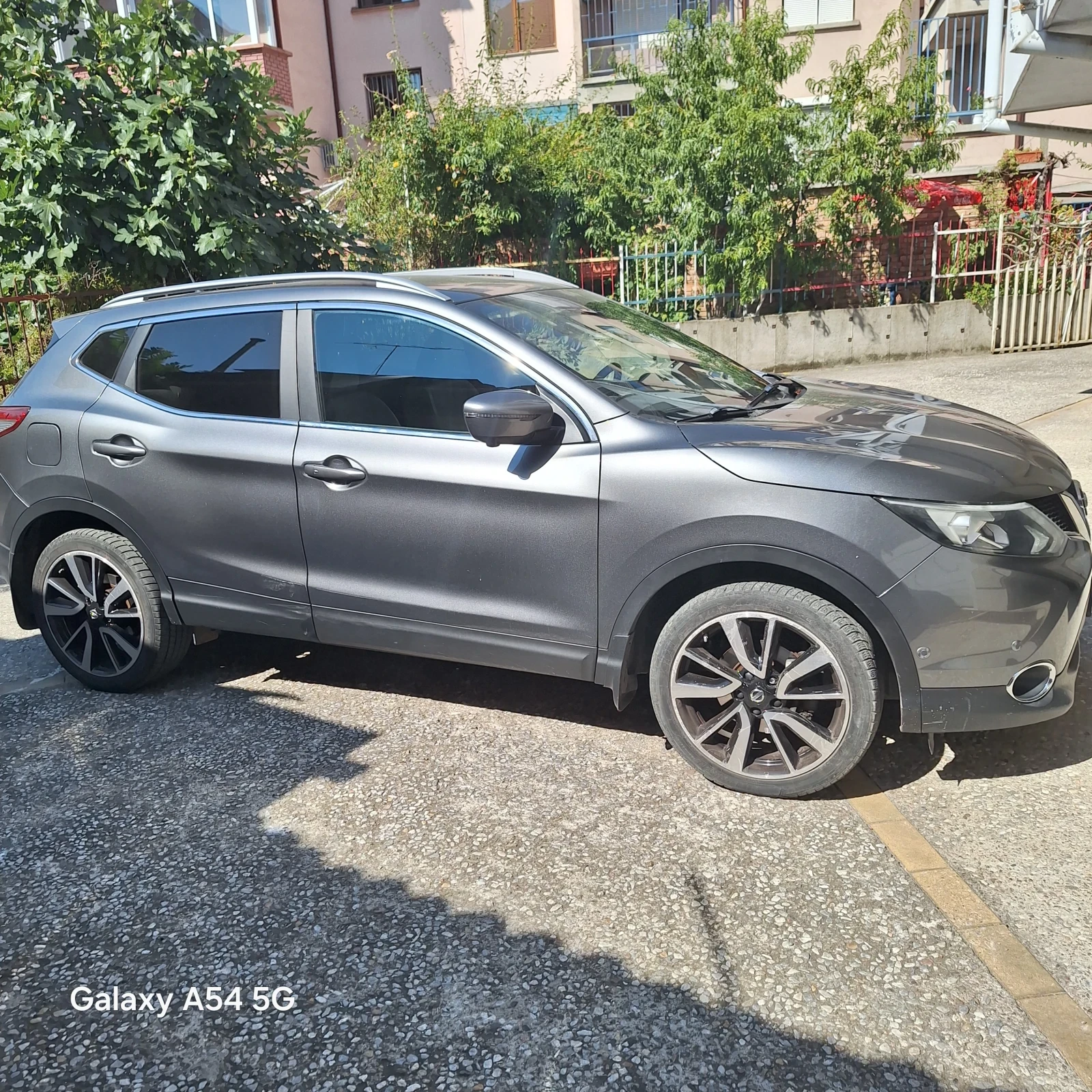 Nissan Qashqai, снимка 6 - Автомобили и джипове - 55573924