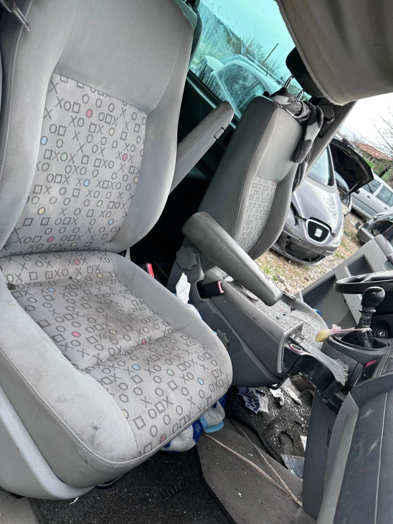 VW T5, снимка 5 - Бусове и автобуси - 51485239