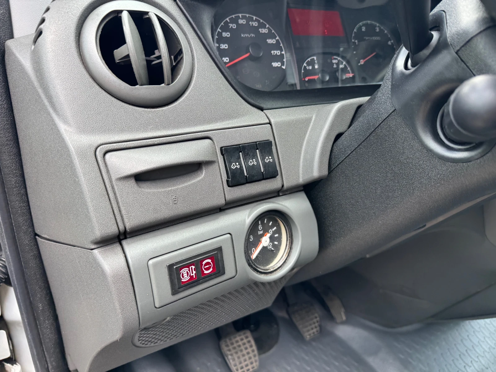Iveco Daily 3.0HPI* 50C21* Климатик* Тристранен самосвал - изображение 4