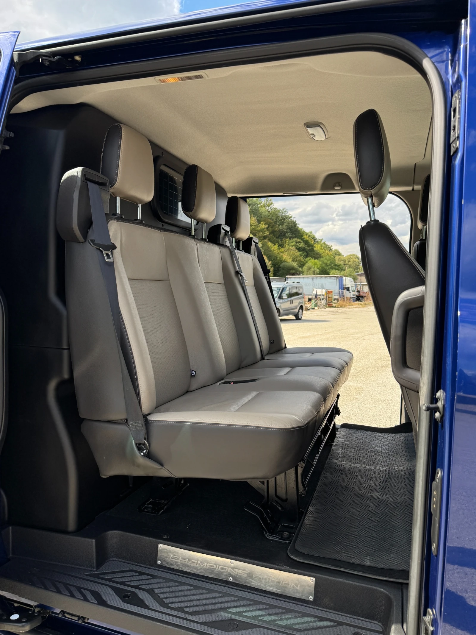Ford Transit Custom 2.2Tdci270L1H1DoubleCab/ChampionEdition/FullЕкстри, снимка 8 - Бусове и автобуси - 56211378