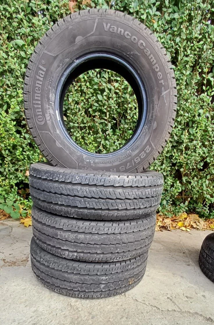 Гуми Зимни 225/75R16, снимка 2 - Гуми и джанти - 52130653