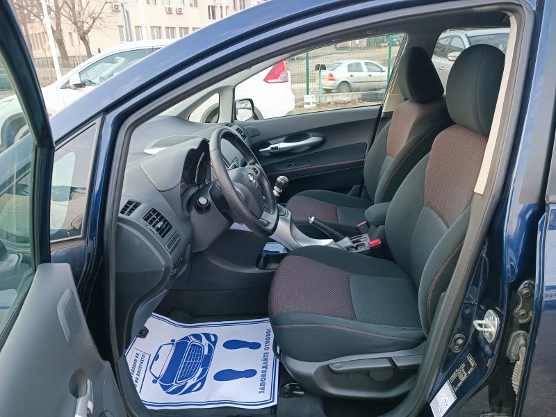 Toyota Auris 1.8i-147кс-ШВЕЙЦАРИЯ-РЪЧКА-6ск-FACELIFT-NAVI, снимка 9 - Автомобили и джипове - 49297206