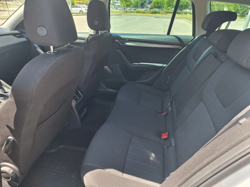Skoda Octavia, снимка 14 - Автомобили и джипове - 52665827