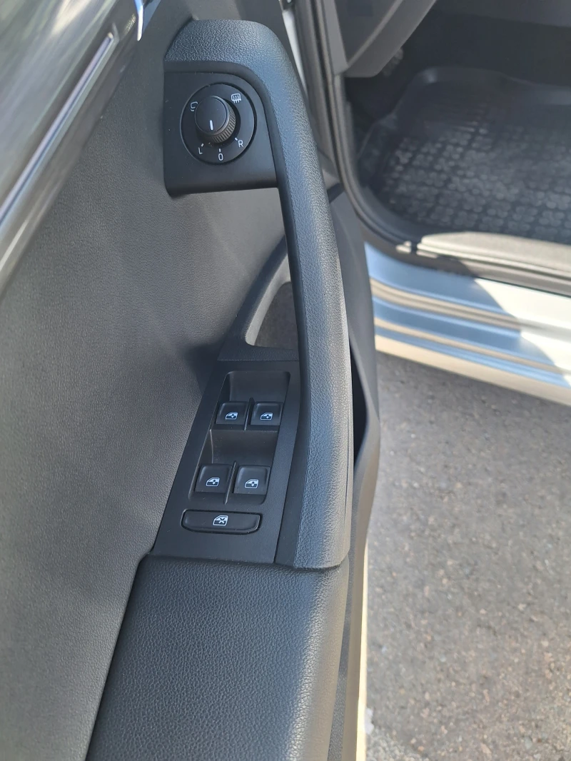 Skoda Octavia, снимка 15 - Автомобили и джипове - 52665827