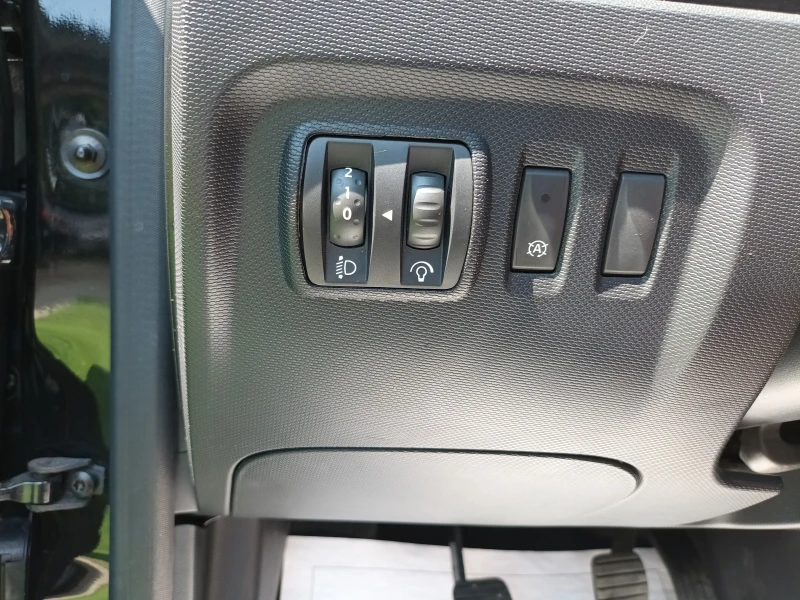 Renault Captur Tce, снимка 15 - Автомобили и джипове - 51454780