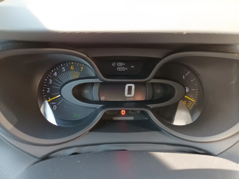 Renault Captur Tce, снимка 14 - Автомобили и джипове - 51454780