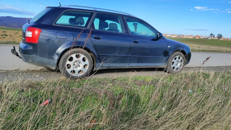 Audi A4 Комби, снимка 6 - Автомобили и джипове - 52676574