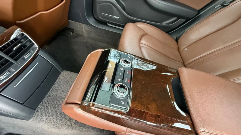 Audi A8 Head up* Distronic* Масаж* 360cam* Обдух* Пано, снимка 13 - Автомобили и джипове - 52317977