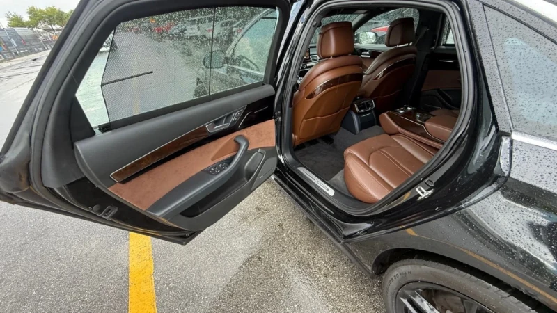 Audi A8 Head up* Distronic* Масаж* 360cam* Обдух* Пано, снимка 12 - Автомобили и джипове - 52317977