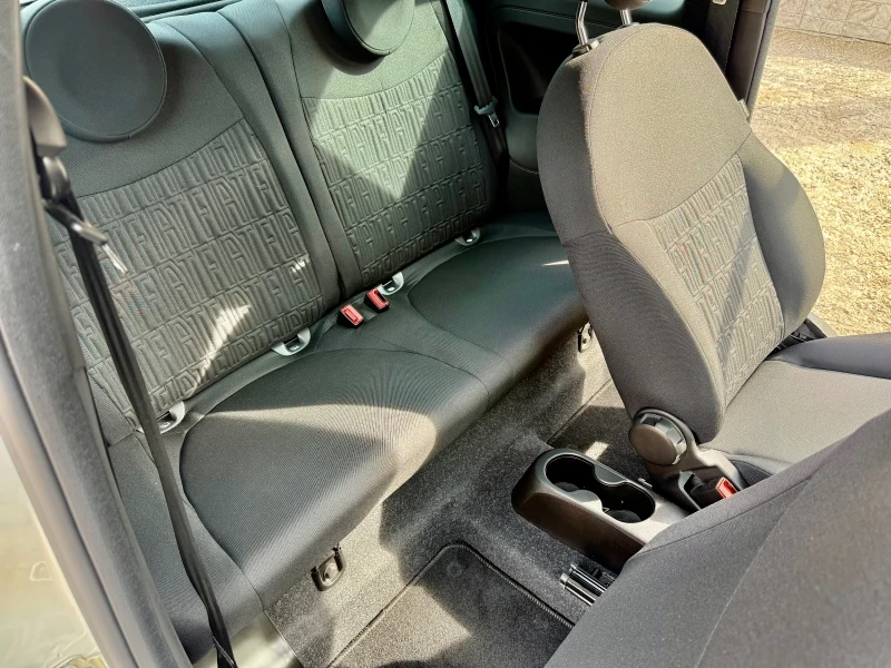 Fiat 500 нова! Lounge 13500км! Mild hybrid!, снимка 11 - Автомобили и джипове - 52326295