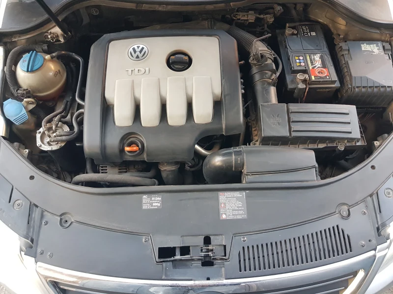 VW Passat 2.0 TDI, снимка 8 - Автомобили и джипове - 52287960