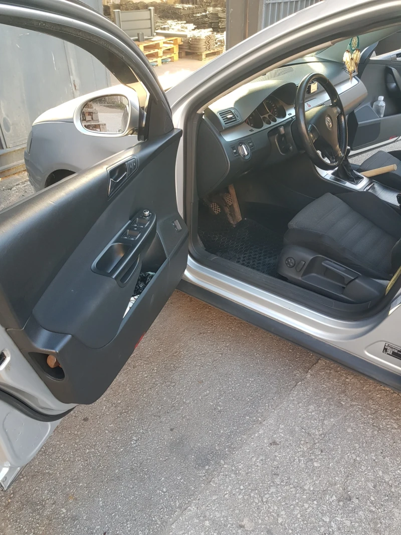 VW Passat 2.0 TDI, снимка 9 - Автомобили и джипове - 52287960