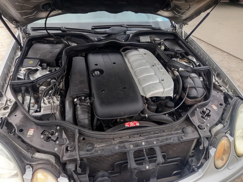 Mercedes-Benz E 320, снимка 4 - Автомобили и джипове - 52540682