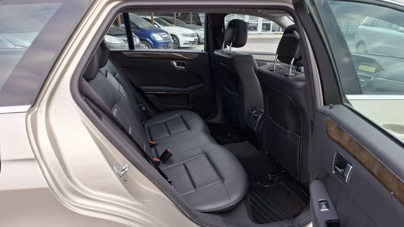 Mercedes-Benz E 350 4-MATIC/DISTRONIC/ NOV VNOS GERMANY | Mobile.bg — изображение 17