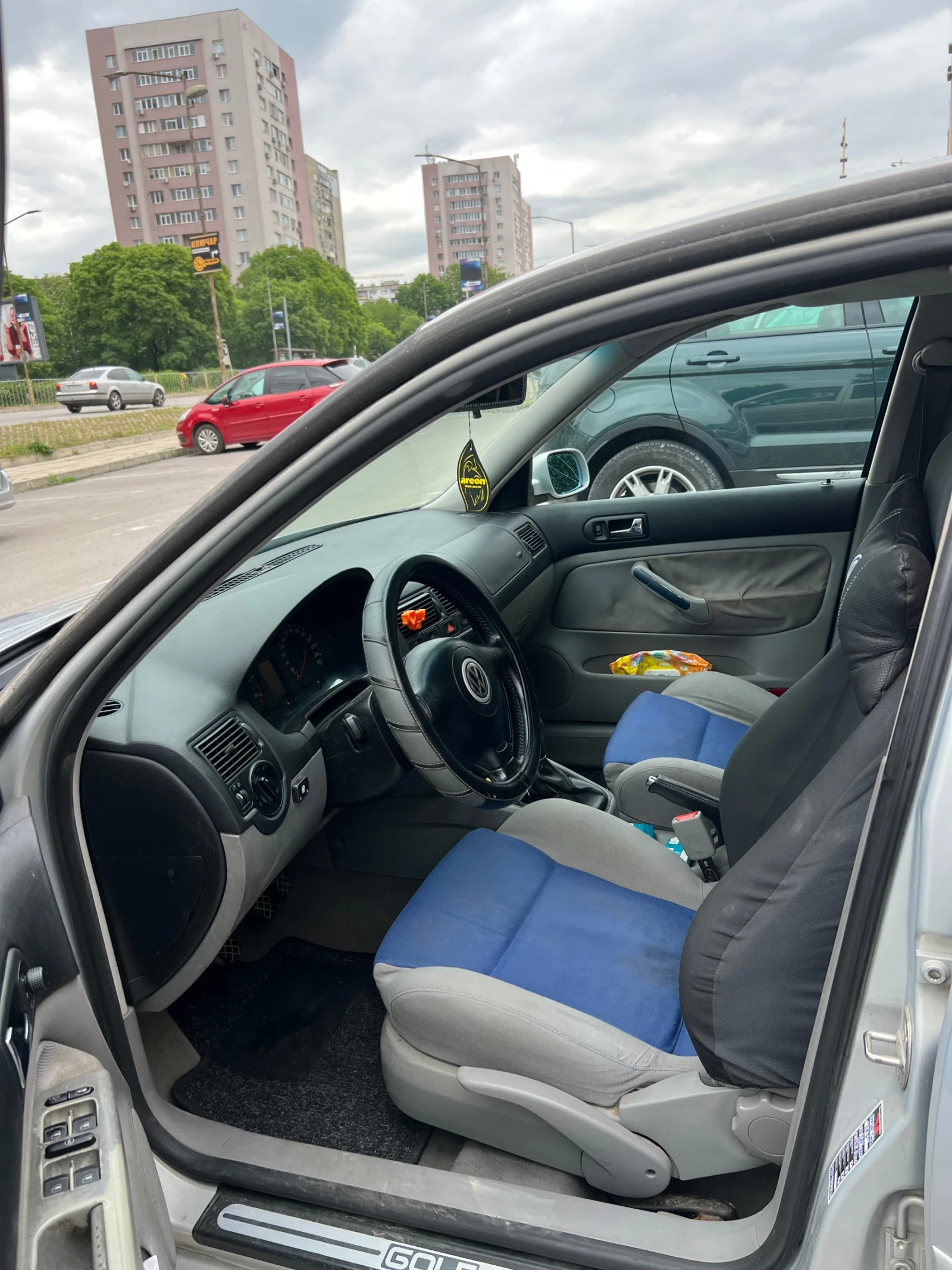 VW Golf 1.6 - изображение 9
