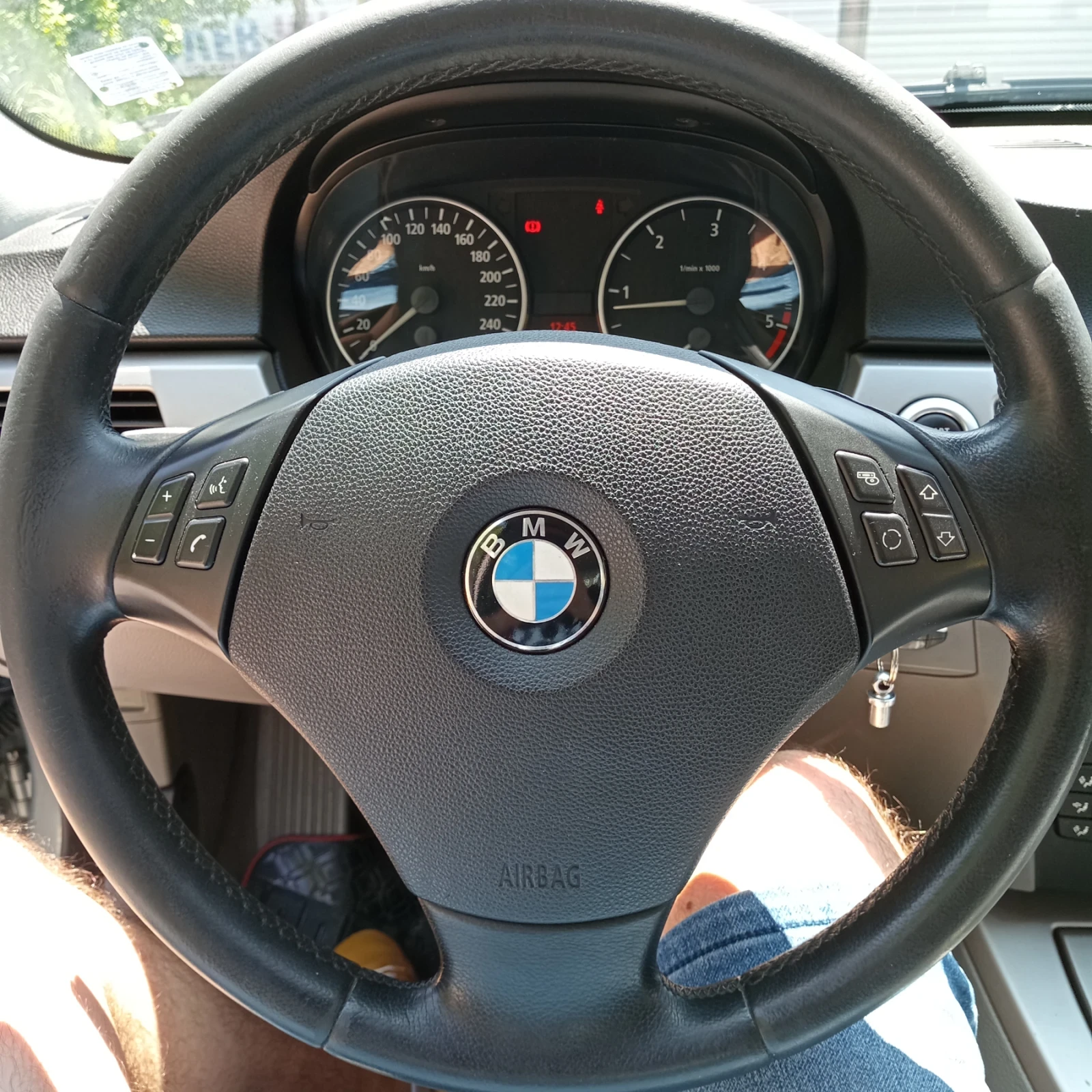 BMW 320  - изображение 6