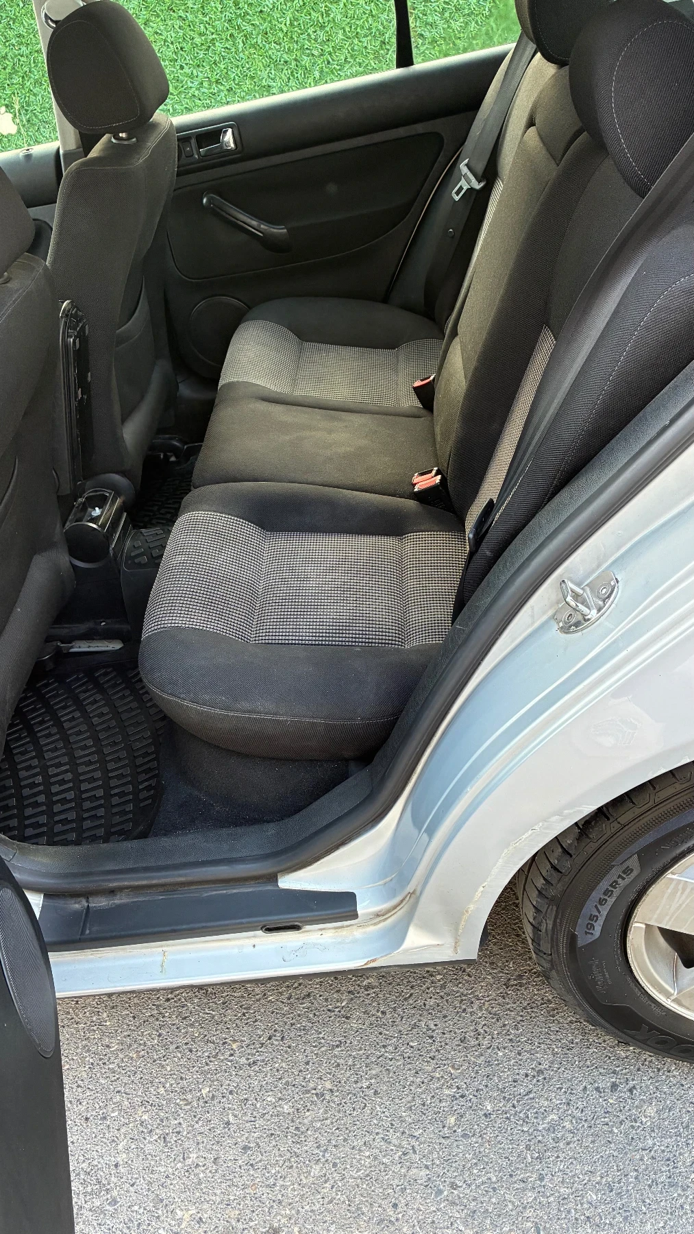 VW Golf Golf 4 1, 6 SR 101 к.с 74 КW - изображение 8