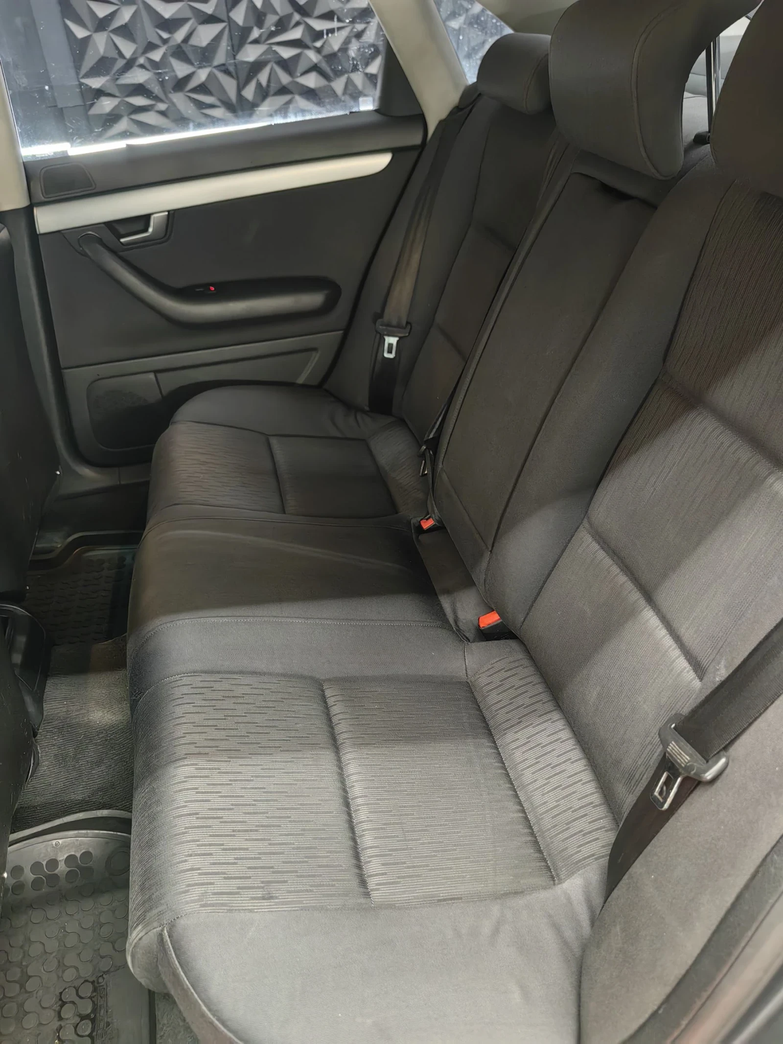 Audi A4 2.0 TDI/FACELIFT/AVTOMAT/ПОДГРЕВ/РЕГИСТРИРАНА - изображение 7