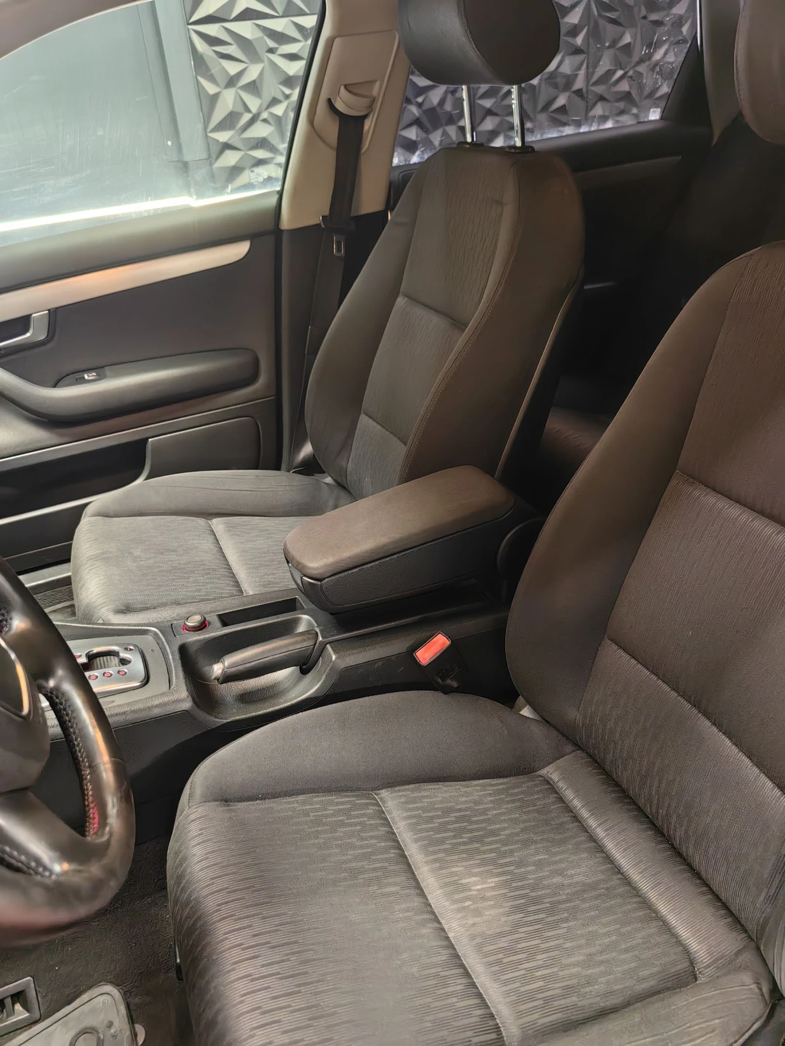 Audi A4 2.0 TDI/FACELIFT/AVTOMAT/ПОДГРЕВ/РЕГИСТРИРАНА - изображение 10
