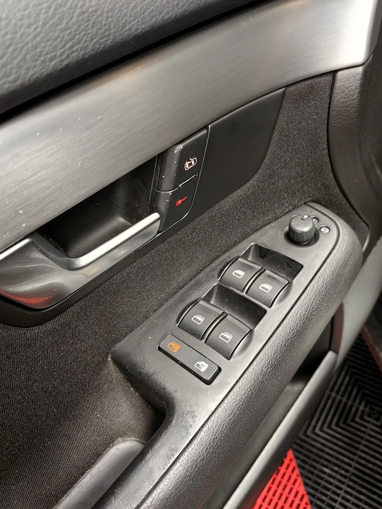 Audi A4 2.0 TDI/FACELIFT/AVTOMAT/ПОДГРЕВ/РЕГИСТРИРАНА - изображение 9