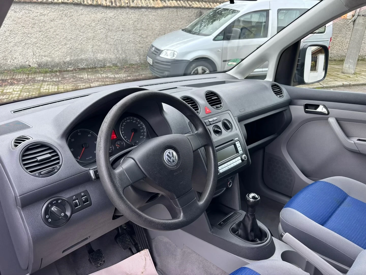 VW Caddy 1.9TDI  - изображение 7