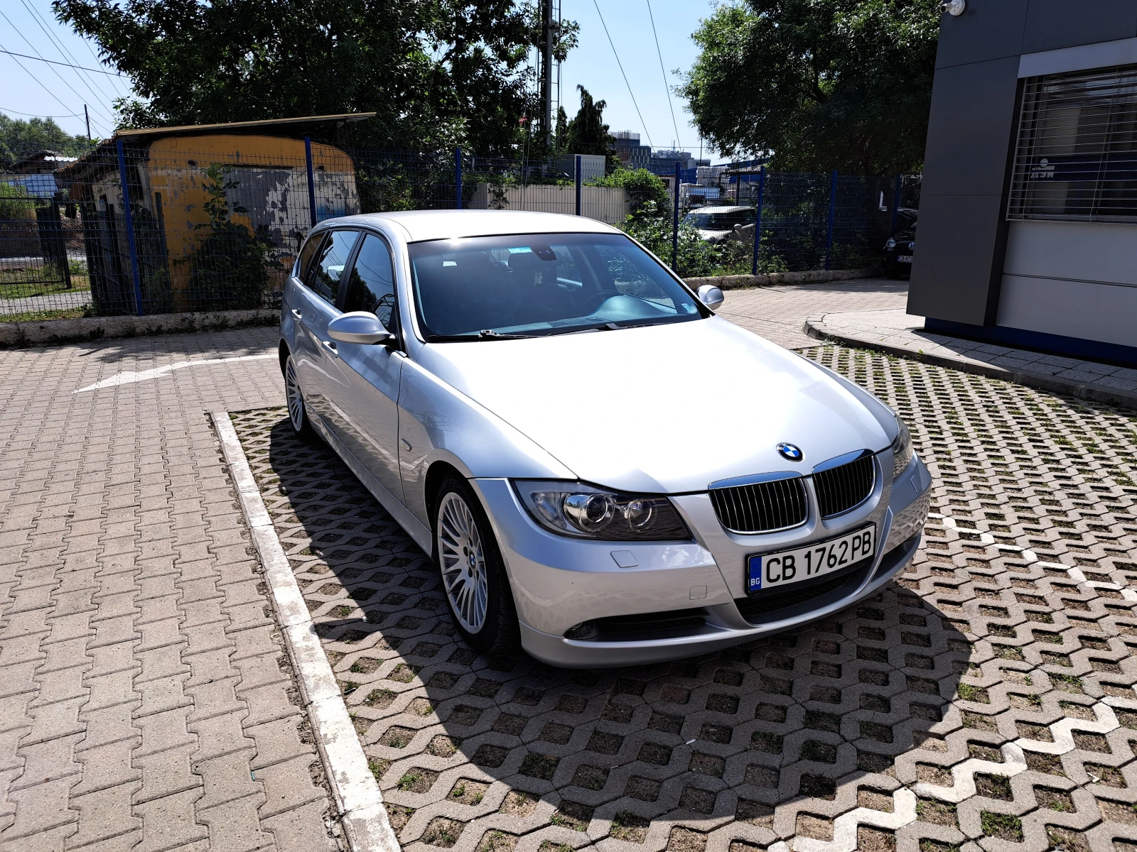 BMW 325 xi, снимка 3 - Автомобили и джипове - 53822839
