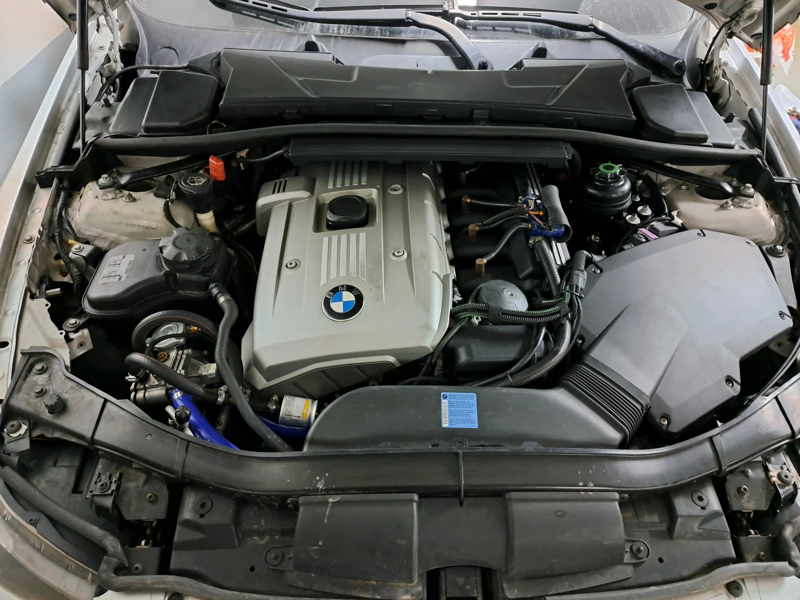 BMW 325 xi, снимка 8 - Автомобили и джипове - 53822839