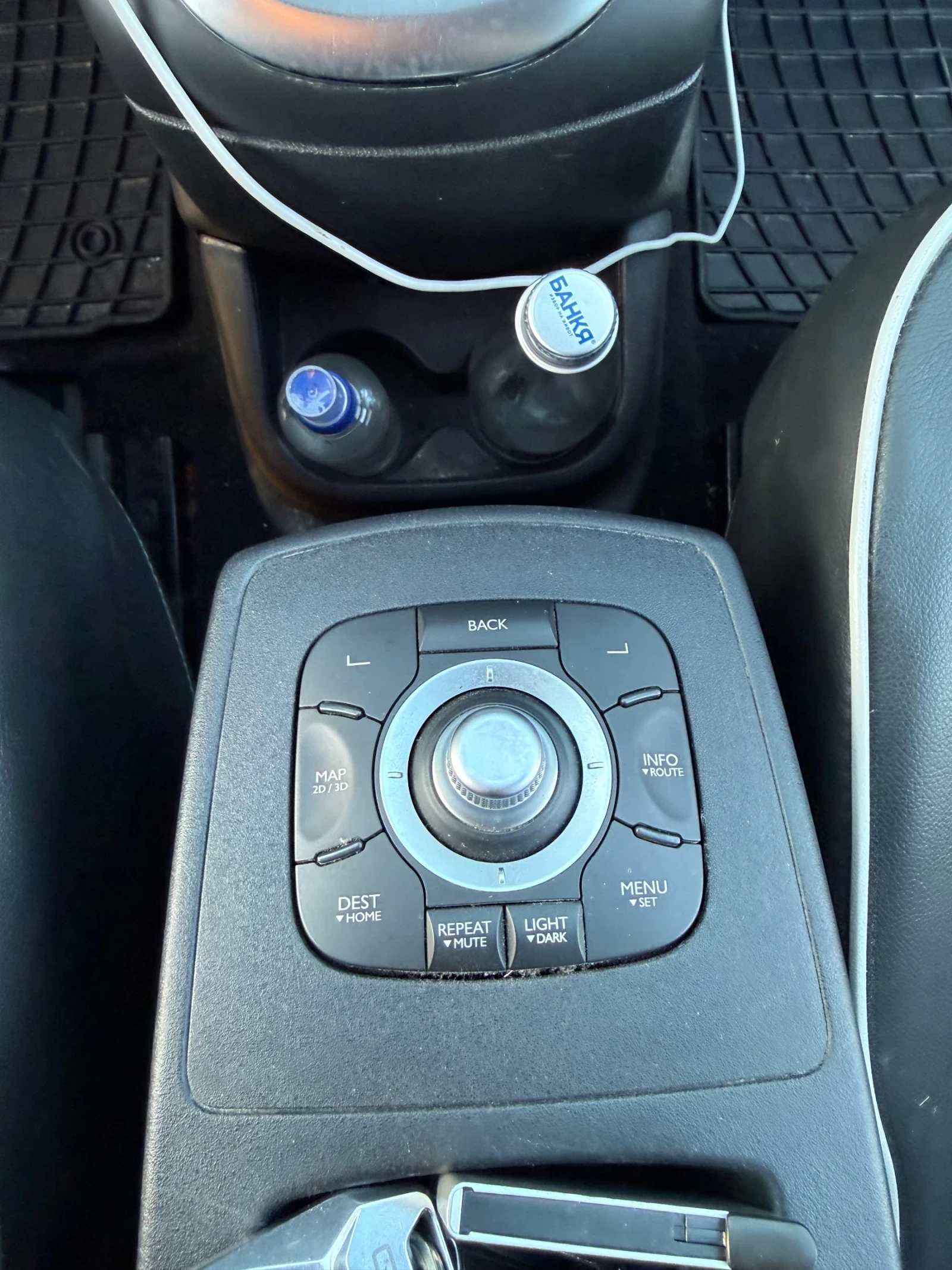 Renault Scenic, снимка 12 - Автомобили и джипове - 54356598