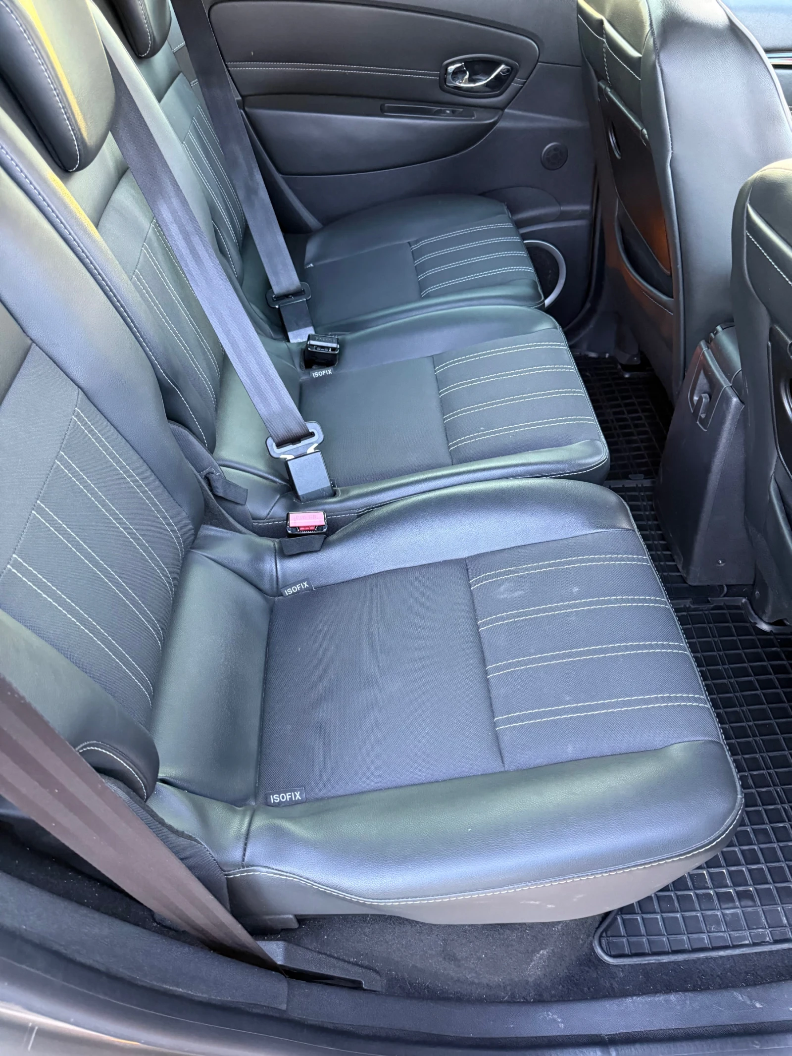 Renault Scenic, снимка 8 - Автомобили и джипове - 54356598