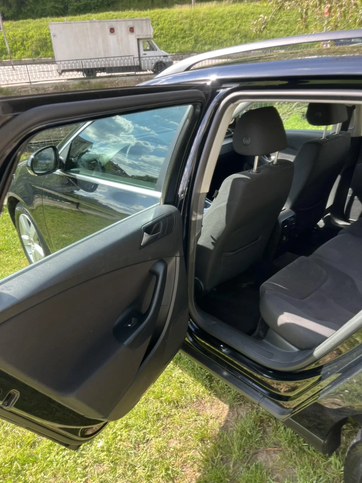 VW Passat 2.0 TDI 140кс, Комби, Употребяван, нов внос, снимка 8 - Автомобили и джипове - 54621403