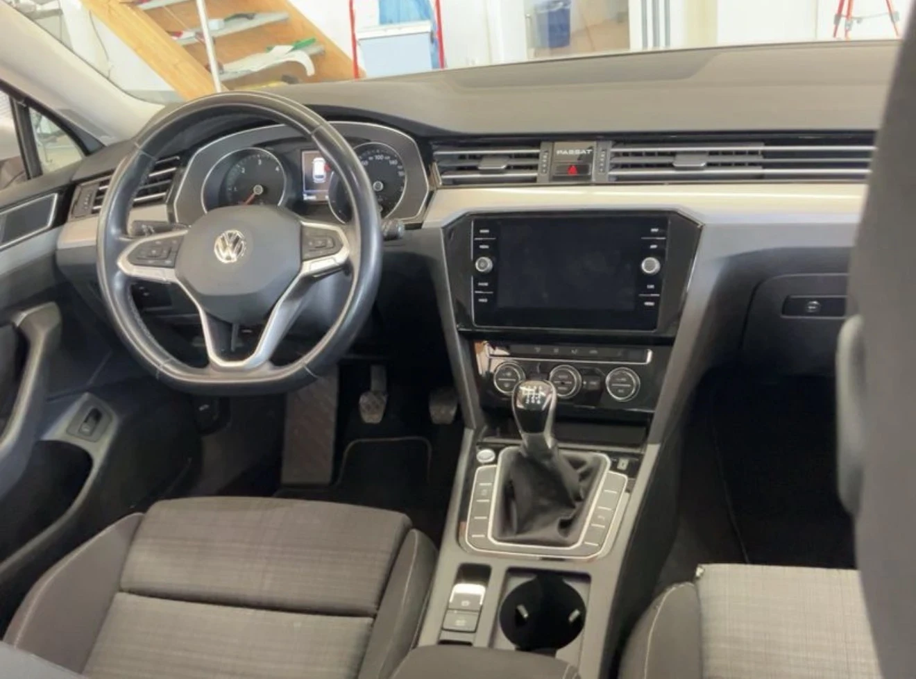 VW Passat Фейслифт 2.0tdi 150hp 6 скорости 2020, снимка 9 - Автомобили и джипове - 54650033
