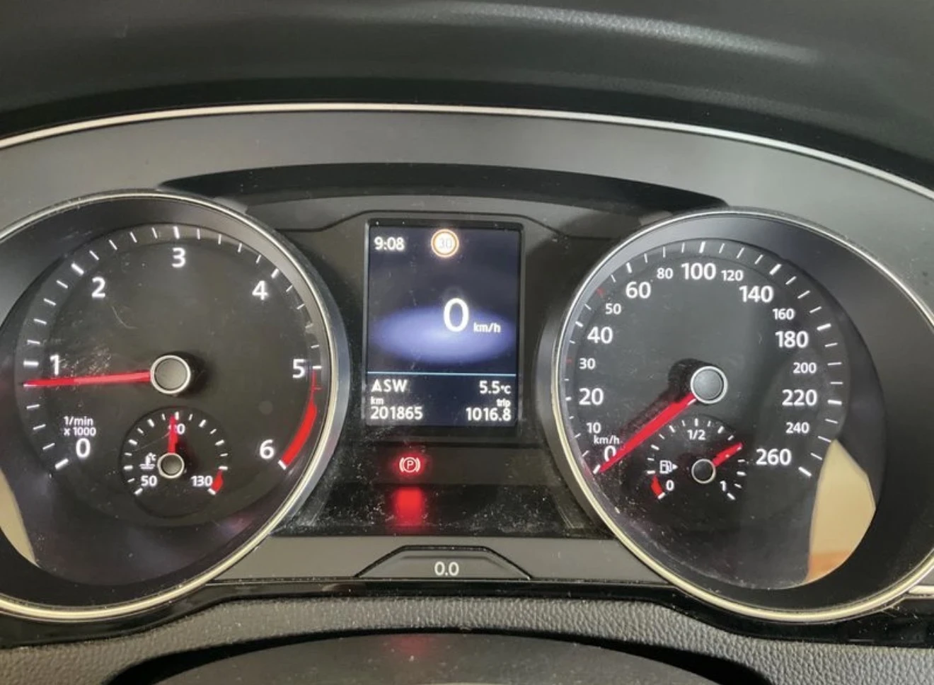 VW Passat Фейслифт 2.0tdi 150hp 6 скорости 2020, снимка 10 - Автомобили и джипове - 54650033