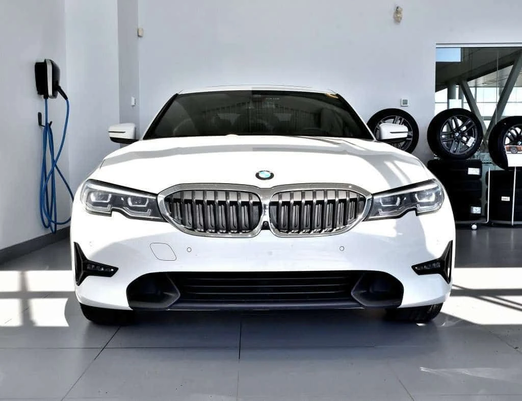 BMW 330 * CARFAX * ЦЕНА ДО БГ, снимка 5 - Автомобили и джипове - 54756964