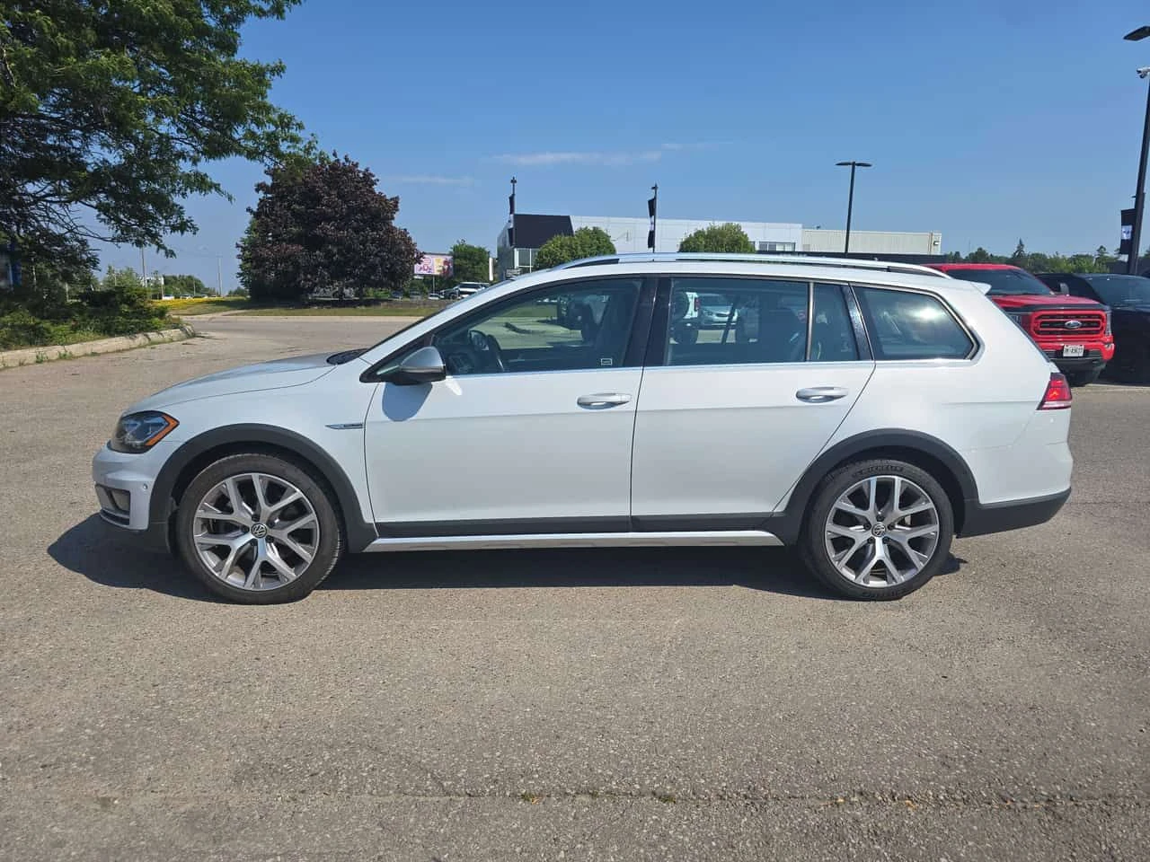 VW Alltrack * DSG * CARFAX * ЦЕНА ДО БГ, снимка 2 - Автомобили и джипове - 55276157