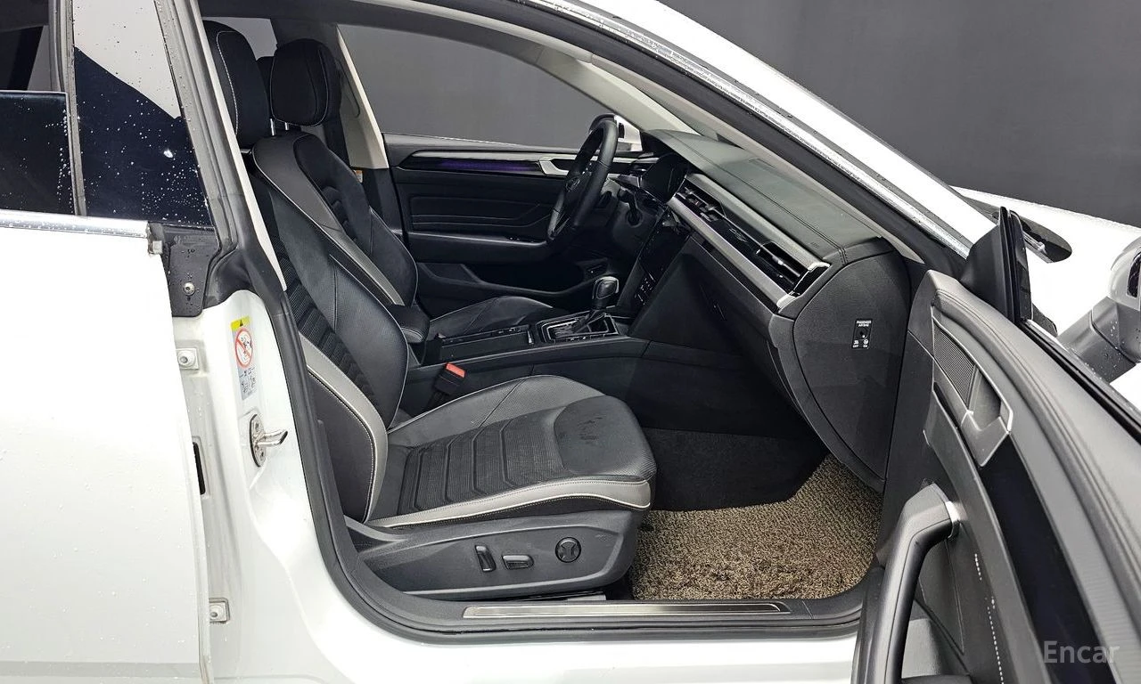 VW Arteon 2.0 TDI Prestige* DISTRONIC* МАСАЖ* 360* ХЕДЪП* , снимка 7 - Автомобили и джипове - 55452011