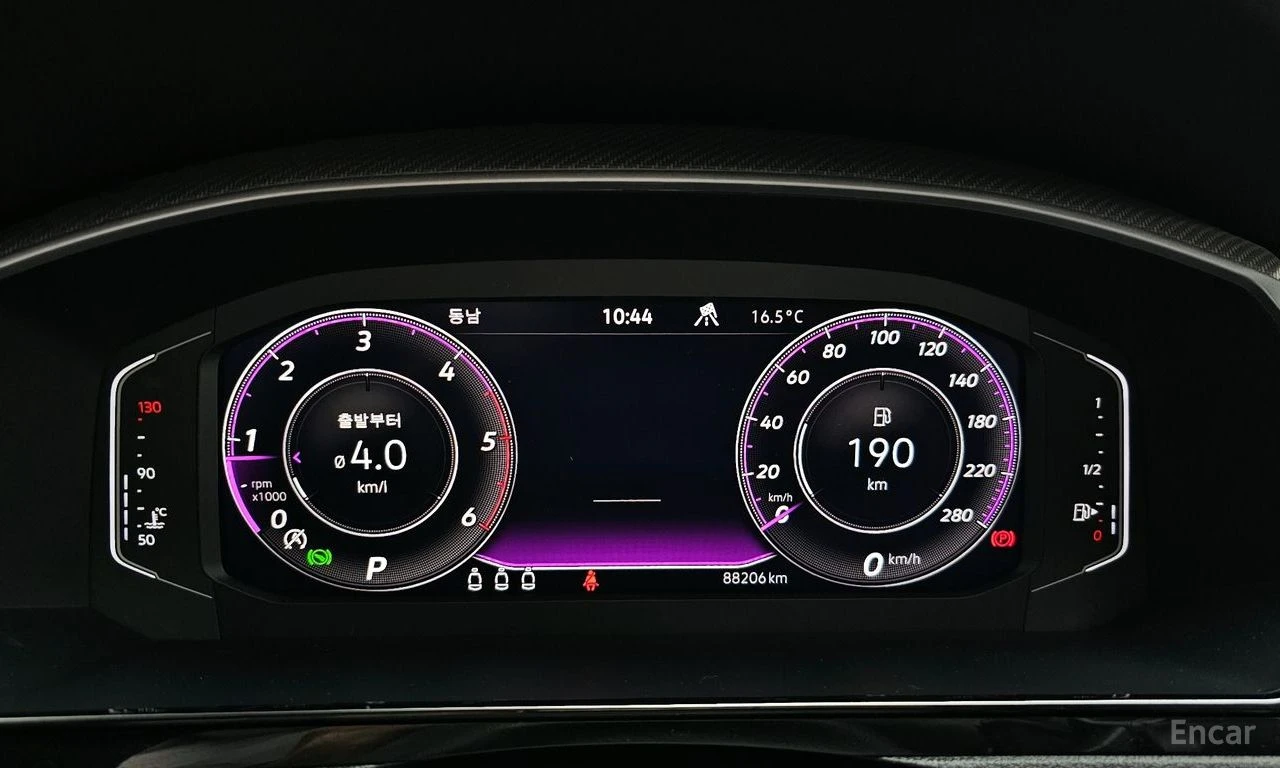 VW Arteon 2.0 TDI Prestige* DISTRONIC* МАСАЖ* 360* ХЕДЪП* , снимка 10 - Автомобили и джипове - 55452011