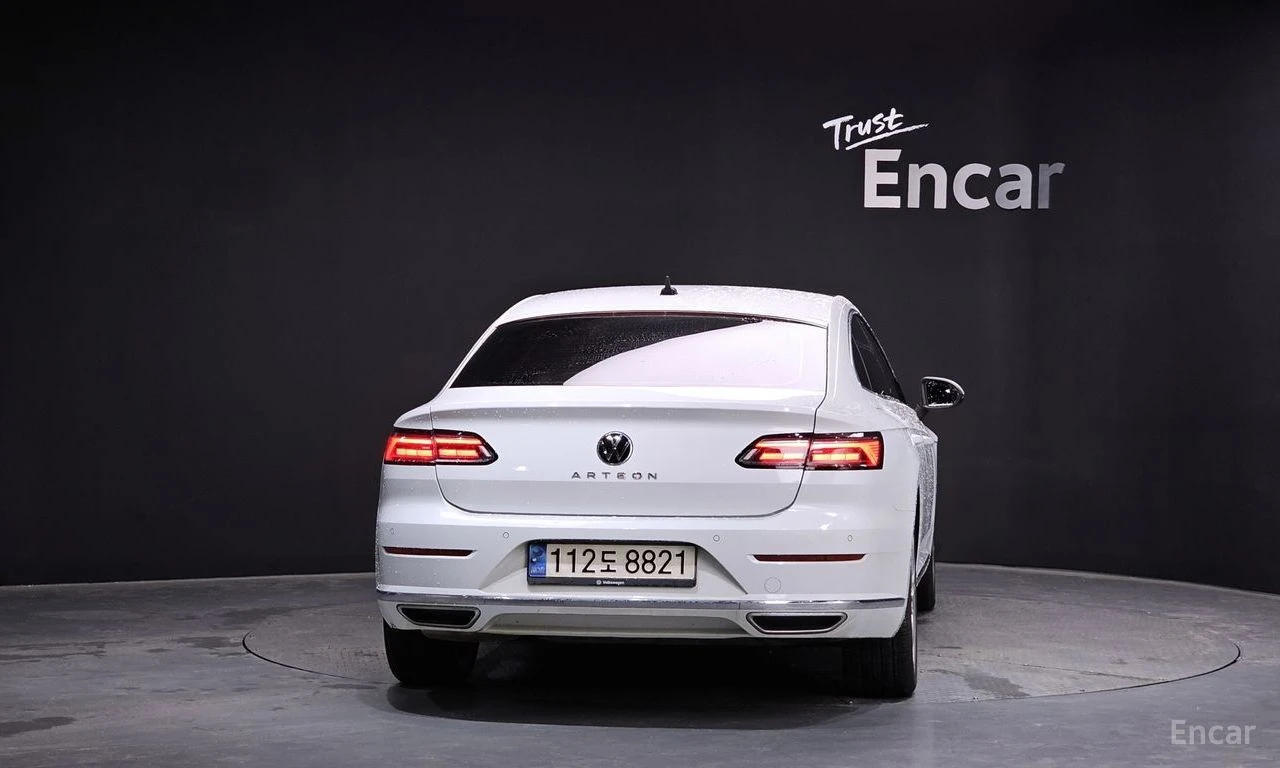 VW Arteon 2.0 TDI Prestige* DISTRONIC* МАСАЖ* 360* ХЕДЪП* , снимка 4 - Автомобили и джипове - 55452011