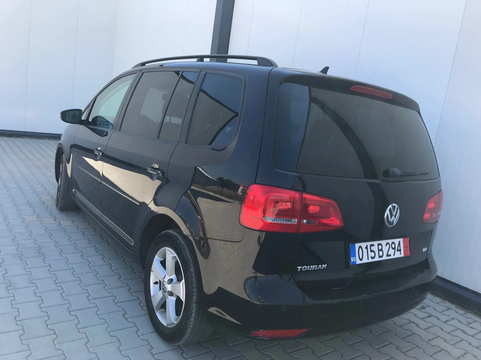 VW Touran 1.6tdi 105 7 Места, снимка 3 - Автомобили и джипове - 55477072