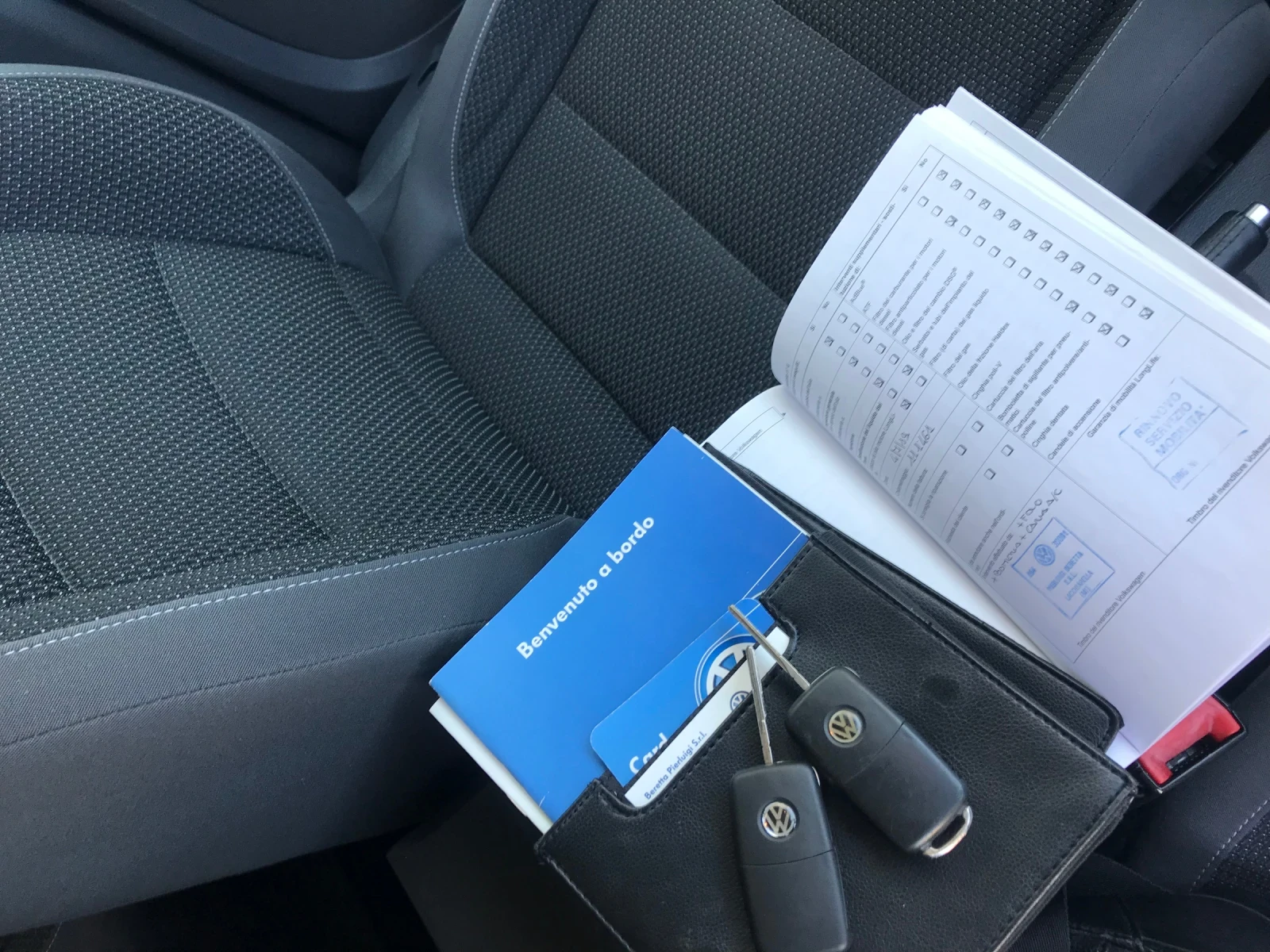 VW Touran 1.6tdi 105 7 Места, снимка 13 - Автомобили и джипове - 55477072