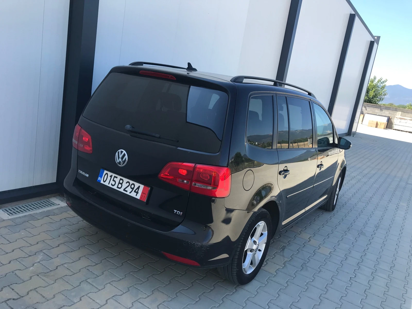 VW Touran 1.6tdi 105 7 Места, снимка 5 - Автомобили и джипове - 55477072