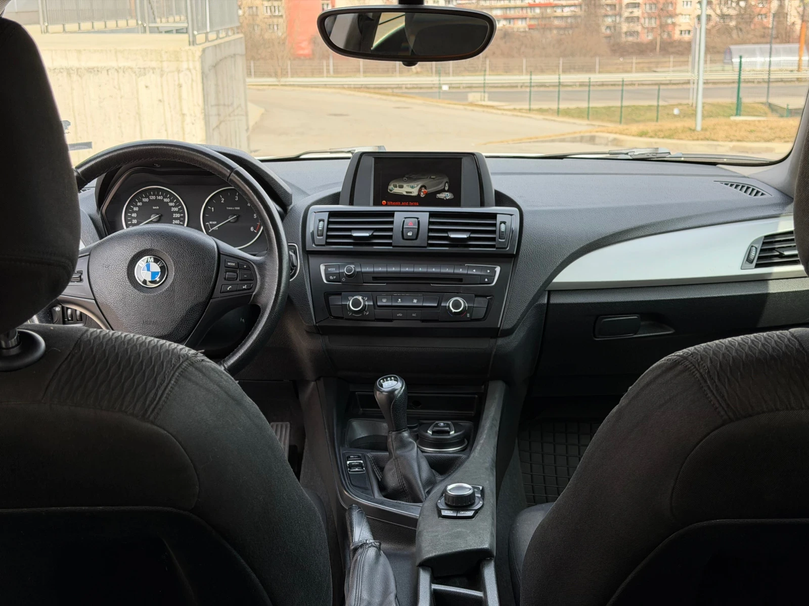 BMW 118, снимка 8 - Автомобили и джипове - 55943903