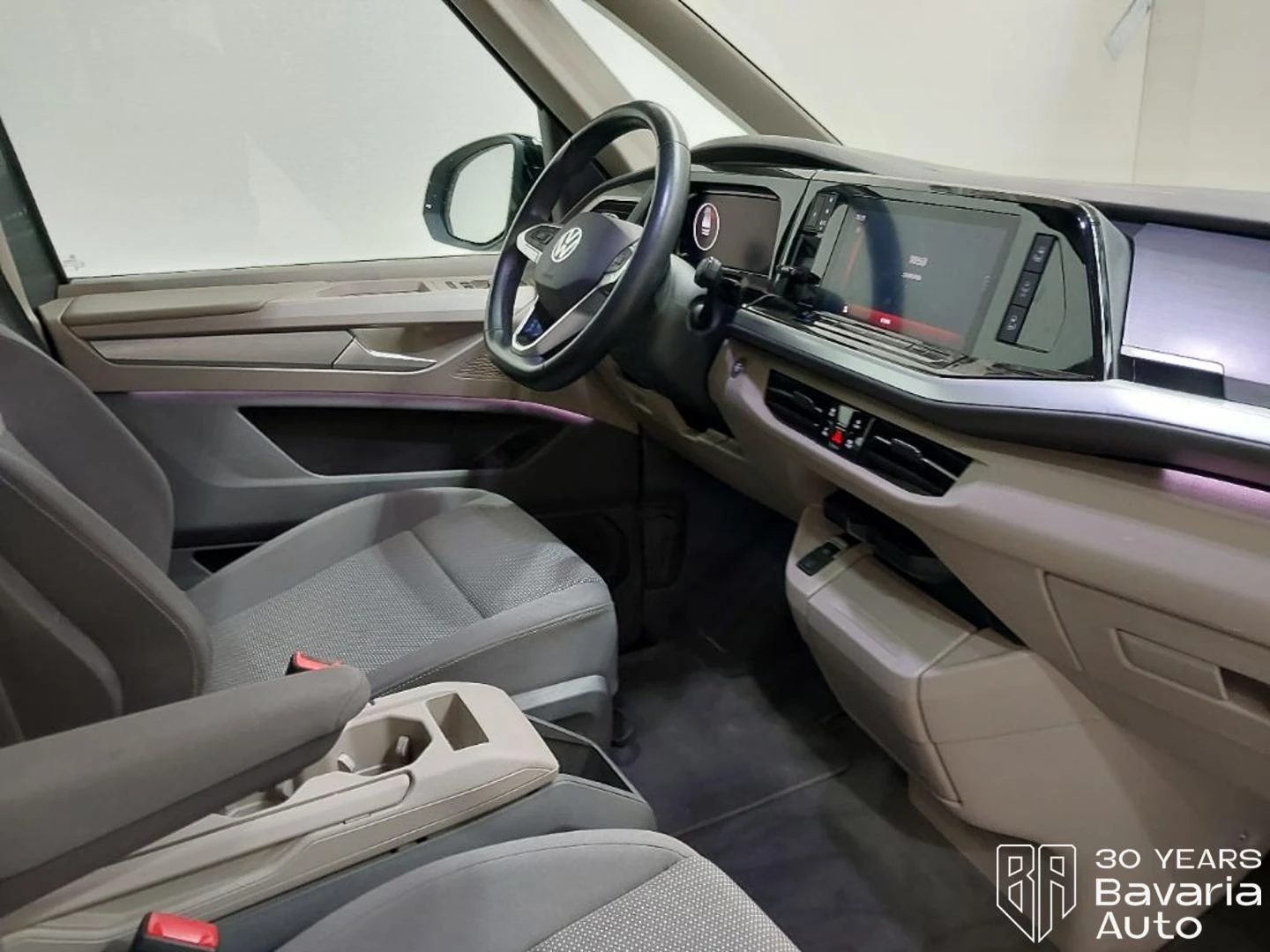 VW Multivan lang Life DSG Easy Open Basic, снимка 8 - Автомобили и джипове - 56037155