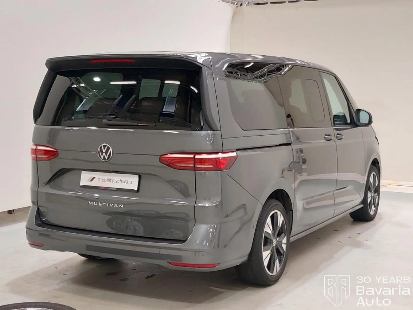VW Multivan lang Life DSG Easy Open Basic, снимка 4 - Автомобили и джипове - 56037155