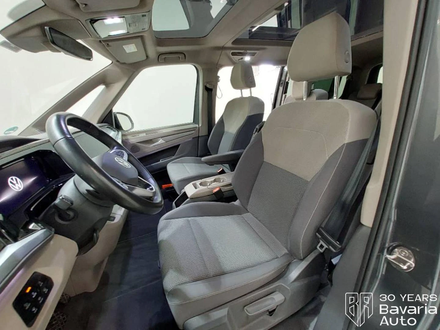 VW Multivan lang Life DSG Easy Open Basic, снимка 6 - Автомобили и джипове - 56037155