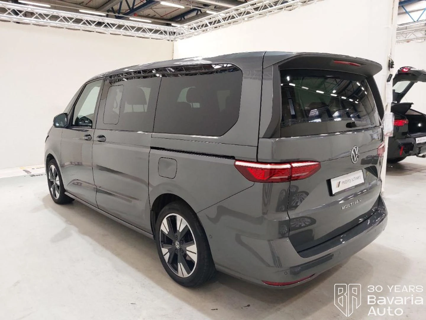 VW Multivan lang Life DSG Easy Open Basic, снимка 2 - Автомобили и джипове - 56037155