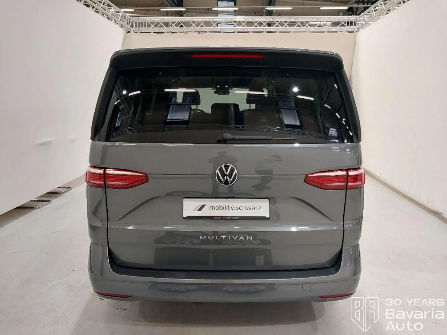 VW Multivan lang Life DSG Easy Open Basic, снимка 3 - Автомобили и джипове - 56037155